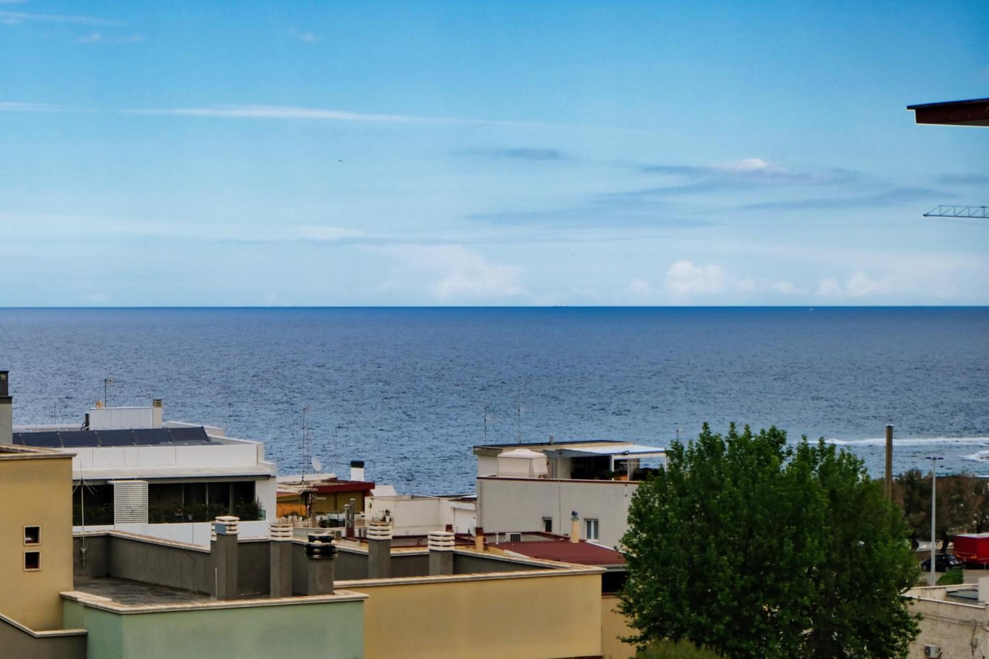 Mare Mary - Appartamento Vista Mare A Monopoli Bagian luar foto
